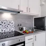 Jasmine Apartment *