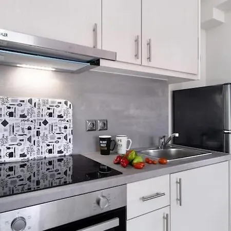Jasmine Apartment *